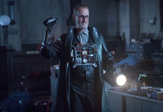 Gotham-ep112_scn37_20380_hires1