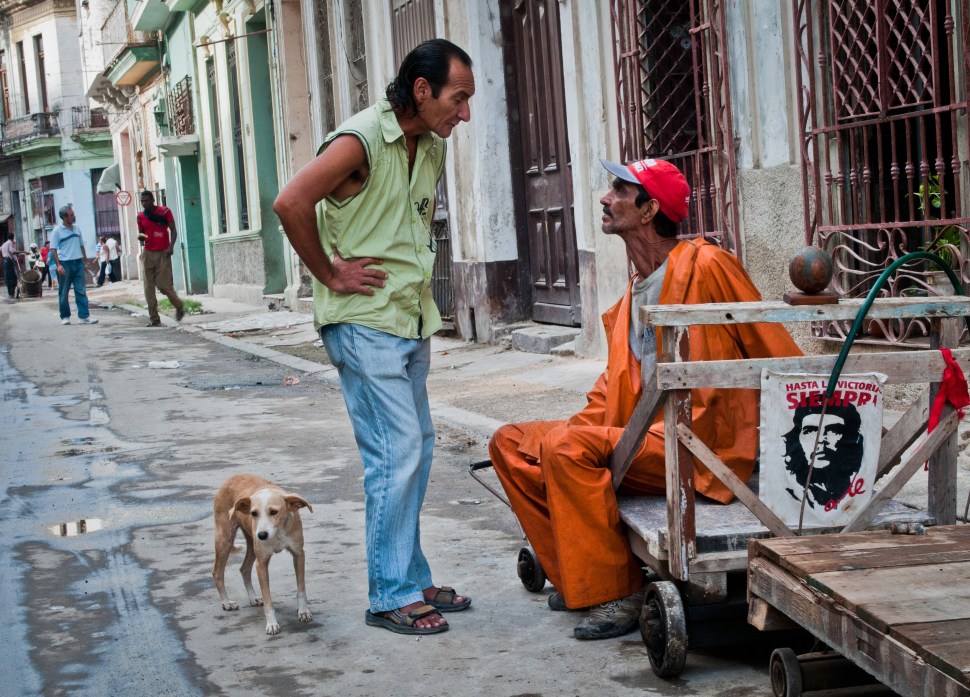 Cubans chat in the streets of Havana, on January 7, 2015. (Photo: Getty Images)
