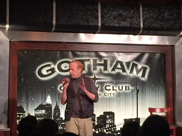 George Rush performing his schtick at Gotham Comedy Club (Ben Shapiro/Observer)