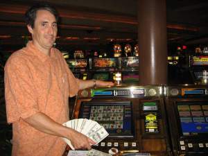 $20,000 royal flush at Treasure Island. (Photo: Michael Shackleford)