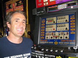 Mike hitting an $8,000 royal flush at the Riviera (Photo: WizardOfOdds.com)