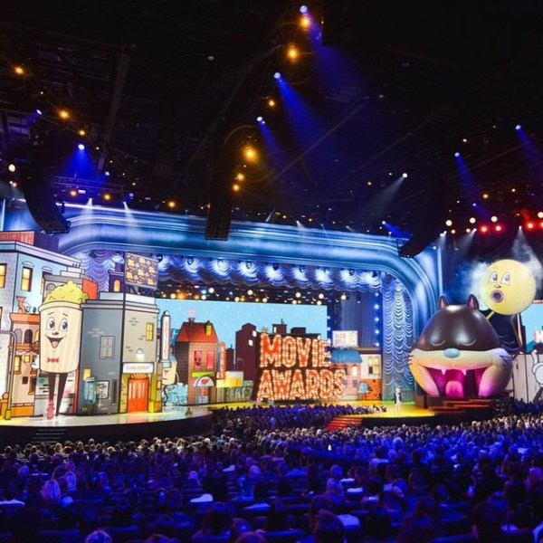 Dabs Myla designed the stage for the 2015 MTV Movie Awards. (Photo: @dabsmyla Instagram)