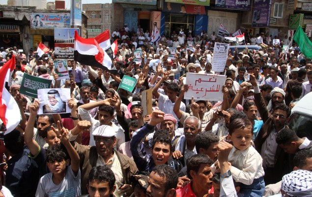 Yemeni supporters of the Saudi-led coalition  demonstrate against the Shiite Houthi rebels (Getty Images).