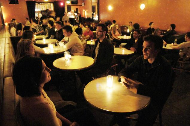 HowAboutWe's new feature, "Tonight," pairs you with compatible singles looking to meet up straight away.