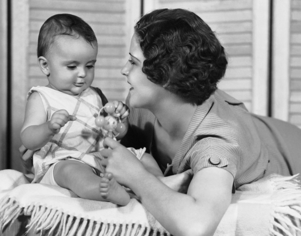  CIRCA 1950s: Mother playing with baby. (Photo: George Marks/Retrofile/Getty Images)
