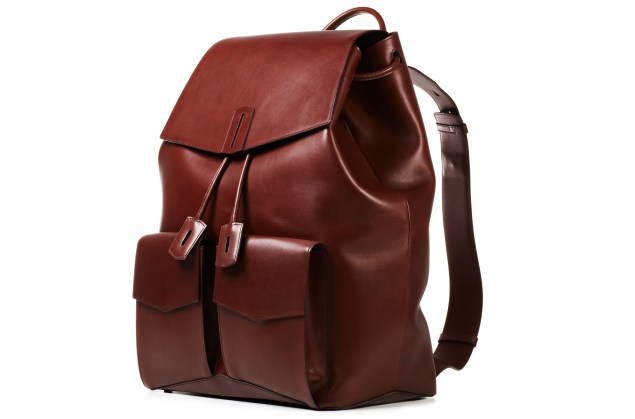 A side view of the Ravi backpack.