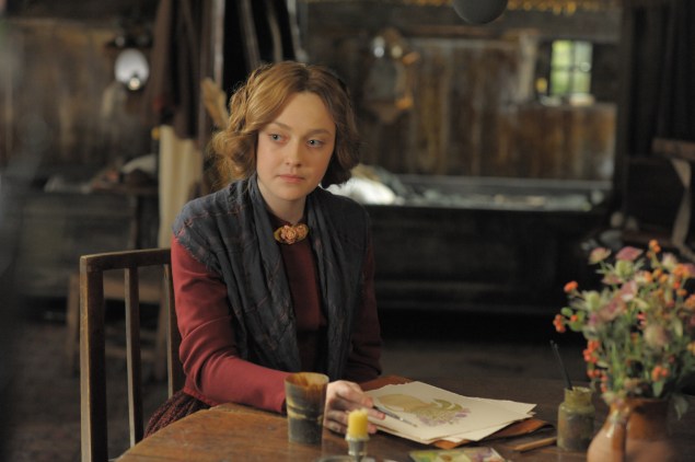 Dakota Fanning in Effie Gray.