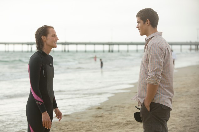 Helen Hunt and Brenton Thwaites in Ride.