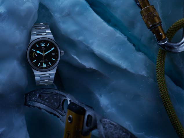 Tudor North Flag Lume.