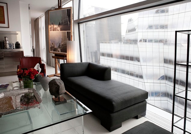 The living room. (Photo: Celeste Sloman/New York Observer)