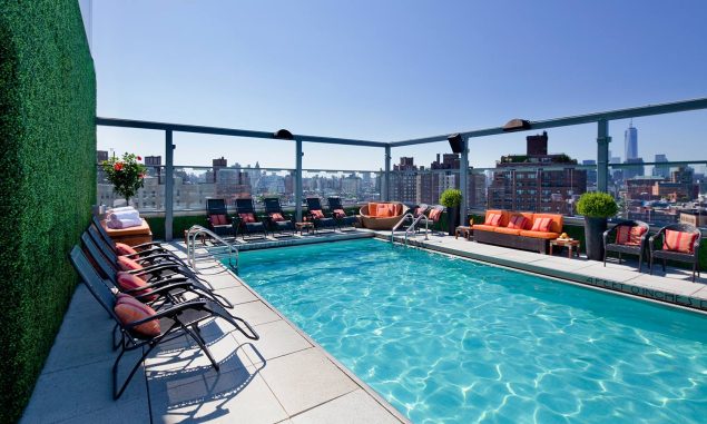 The rooftop pool at the Gansevoort Hotel's Meatpacking location. (Photo: www.gansevoorthotelgroup.com)
