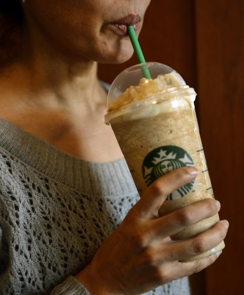 A 26-ounce caramel Frappuccino. (Photo: Getty Images)
