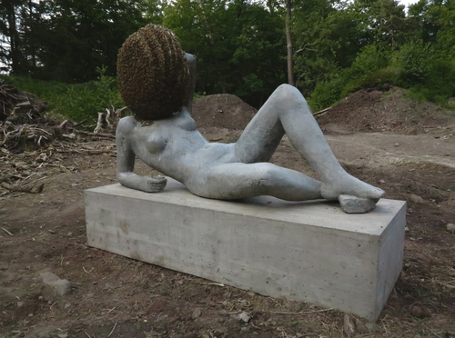 Pierre Huyghe. Untilled (Liegender Frauenakt) [Reclining female nude]. (2012). (© 2015 Pierre Huyghe. Photo: Pierre Huyghe)