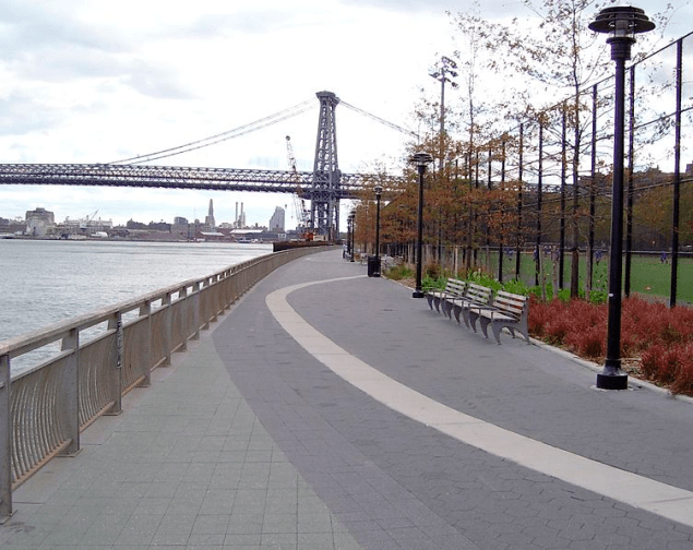 The East River Promenade. (Photo: Wikimedia Commons)