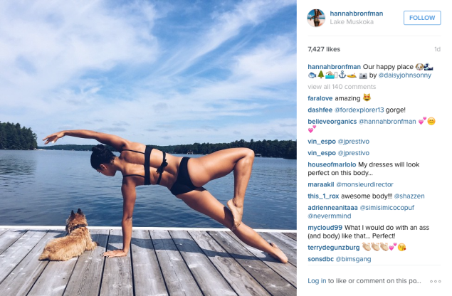 Hannah Bronfman practiced yoga by Lake Muskoka. (Photo: Instagram/Hannah Bronfman)