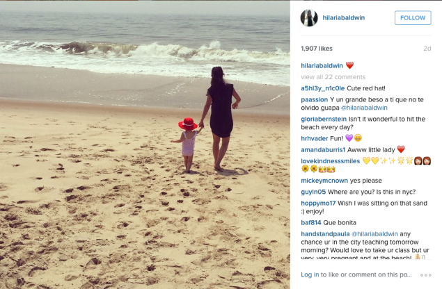 Hilaria Baldwin walked on the beach. (Photo: Instagram/Hilaria Baldwin)