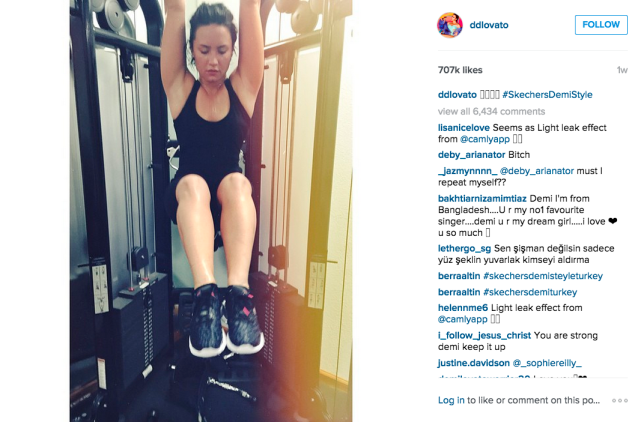 Ms. Lovato worked out her abs on a recent trip to the gym. (Photo: Instagram/Demi Lovato)