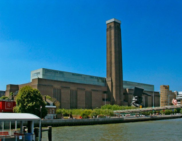 Tate Modern, as viewed from the Thames. (Courtesy: Wikipedia)