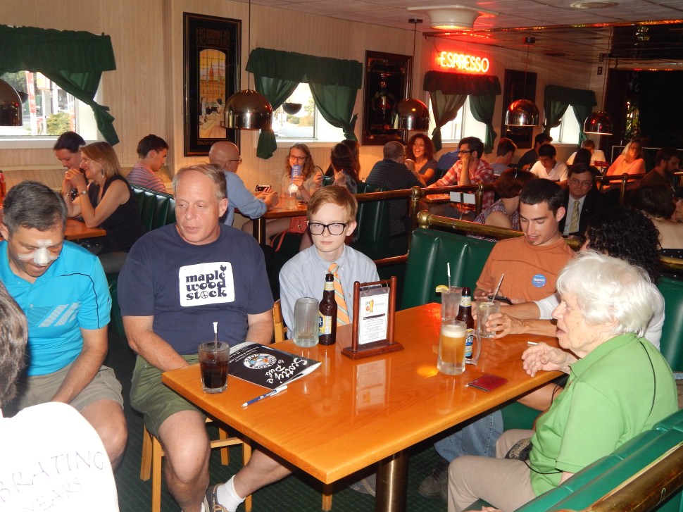 Backers of 2016 Presidential candidate Bernie Sanders gathered around New Jersey Wednesday night for a grassroots campaign organizing event.