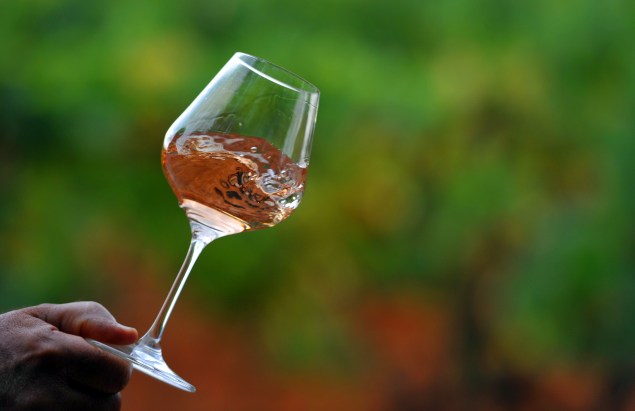 Are you drinking your rose properly? (Photo: GERARD JULIEN/AFP/GettyImages)