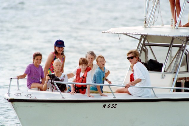 Princess Diana and a young Prince Harry on a 1993 trip to the British Virgin Islands. (Photo: PAUL J. RICHARDS/AFP/Getty Images)