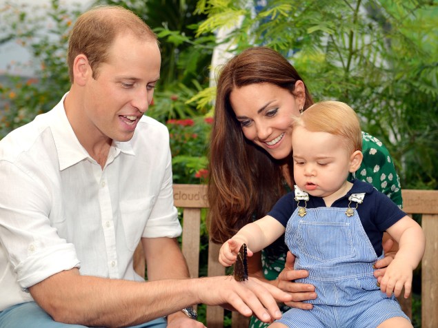Prince George definitely loves animals. (Photo: AFP PHOTO/John Stillwell/POOL EDITORIAL USE ONLY (Photo credit should read JOHN STILLWELL/AFP/Getty Images)