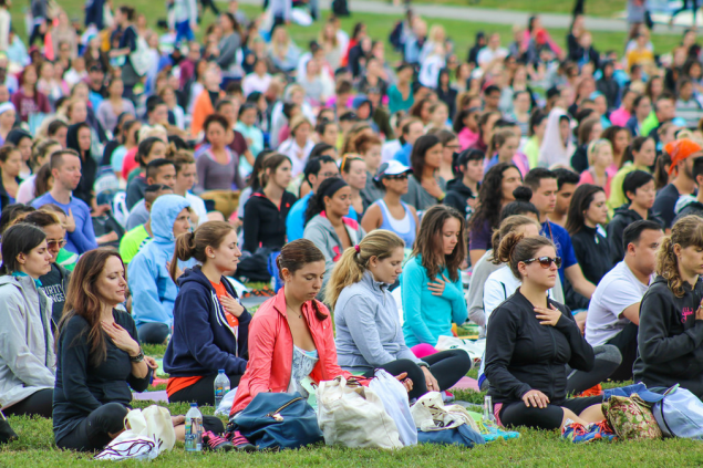 It also features a guided meditation session. (Photo: Flickr/The Wanderlust Festival)