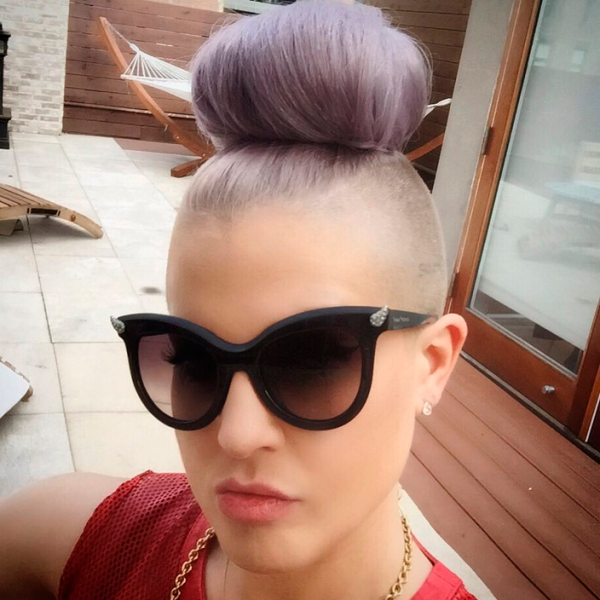 Ms. Osborne, a long-time wearer of purple hair. (Photo: Instagram/Kelly Osborne)