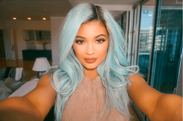 Sorry, Kylie—blue is out. (Photo: Instagram/Kylie Jenner)