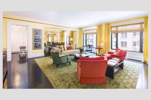 The living room featured an apparent homage to the F train.