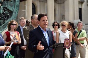 Dan Garodnick emphasized that banks need to view loan modifications as a responsibility, not a gesture. (John McCarten/City Council)