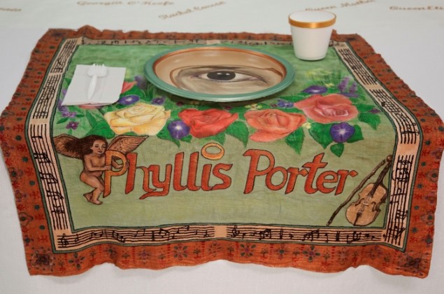 Lisette, Phyllis Porter Place Setting, from the series "Shared Dining, by Women of York," 2015. (Photo: Courtesy of Susan Meiselas/Three Guineas Fund Project. © Susan Meiselas)