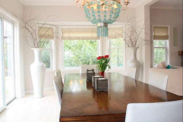 The dining room. (Photo: Airbnb)