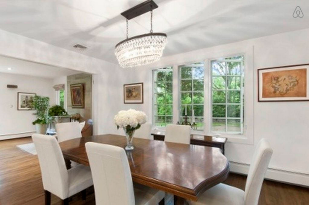 The dining room. Photo: Airbnb)