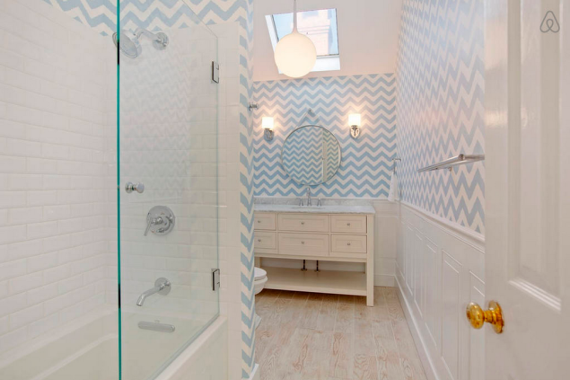 A bathroom with a fun nautical touch. Photo: Airbnb)