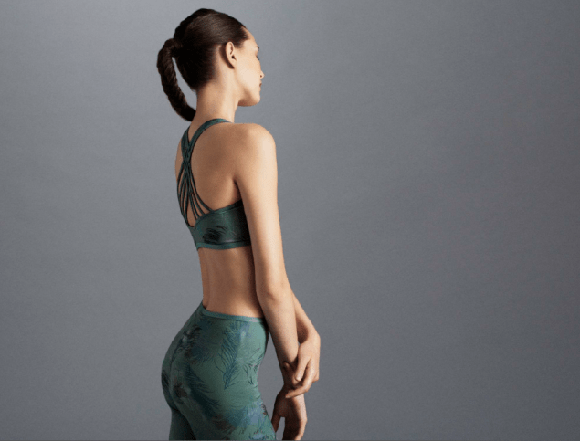 Live the Process' seamless grid bra and seamless legging, both in a dark peacock print. (Photo: Live the Process)