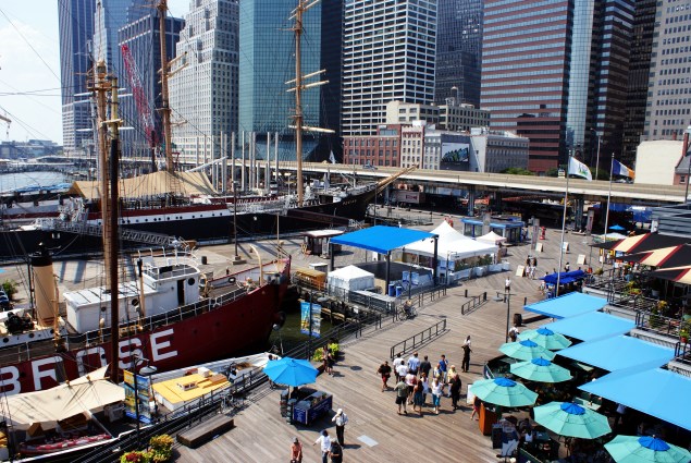 The South Street Seaport. (Photo: Wikimedia Commons)