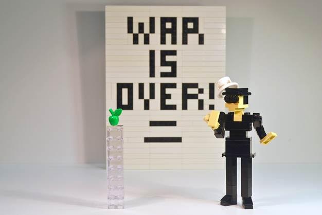 Yoko Ono in Lego.