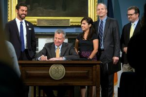 Mayor Bill de Blasio holds public hearing and signs anti-harassment legislation. (Ed Reed/Mayoral Photography Office)