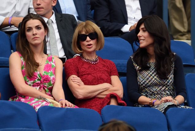 Anna Wintour in a bold bright red. (Photo: DON EMMERT/AFP/Getty Images)