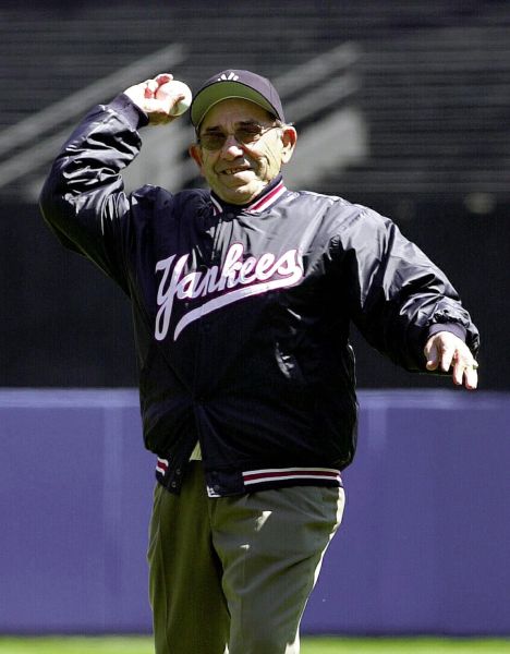 Former New York Yankees catcher Yogi Berra throws out the first pitch to start the home season for the New York Yankees 12 April, 2000 in New York. The Yankees played their opener against the Texas Rangers. (ELECTRONIC IMAGE) AFP PHOTO/Henny Ray ABRAMS (Photo credit should read HENNY RAY ABRAMS/AFP/Getty Images)