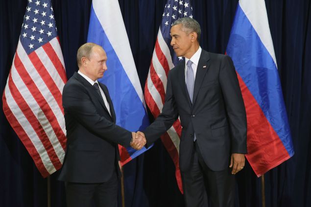 NEW YORK, NY - SEPTEMBER 28: Russian President Vladimir Putin (L) and U.S. President Barack Obama shake hands for the cameras before the start of a bilateral meeting at the United Nations headquarters (Photo by Chip Somodevilla/Getty Images)