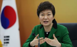 President Park Geun-hye will soon visit Washington. President Park Geun-hye delivers the keynote speech during an economic policy meeting on December 27 at the Sejong Government Complex. December 27, 2013. Sejong Government Complex, Sejong City Related Article Korea.net -English- President says 2014 will see great economic growth http://www.korea.net/NewsFocus/Policies/view?articleId=116672 Ministry of Culture, Sports and Tourism Korean Culture and Information Service Korea.net(www.korea.net) JEON HAN ------------------------------------ 박근혜 대통령 정부세종청사 방문 박근혜 대통령이 27일 ‘2014년 경제정책방향 논의를 위한 경제관계장관회의’에서 모두발언을 하고 있다. 2013-12-27 정부세종청사, 세종특별자치시 문화체육관광부 해외문화홍보원 코리아넷 전한