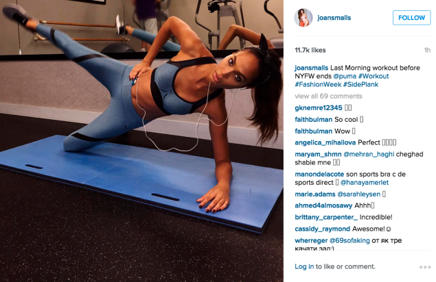 Joan Smalls did some side planks. Photo: Instagram/Joan Smalls)