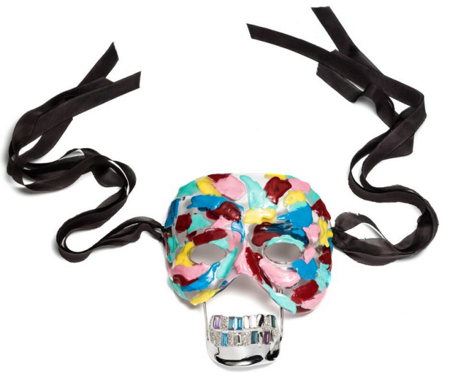 The mask with teeth. (Photo: Alexis Bittar)