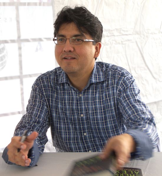 Sherman Alexie, editor of the 'Best American Poetry 2015' anthology, went on the defensive after it was revealed that a white author with an Asian pen name was published in the collection. (Photo: Wikimedia Commons)