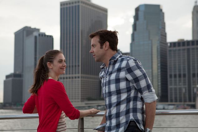 Alison Brie and Jason Sudeikis in Sleeping With Other People.