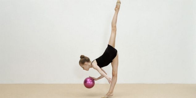 Rineke Dijkstra, Still image from The Gymschool, St. Petersburg. Courtesy Marian Goodman Gallery