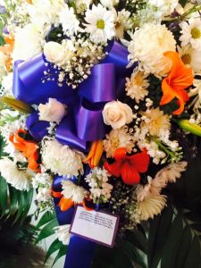 The flower arrangement sent by the New York Mets for Kyle Abrams' wake. (Photo: Kristin Ann Fahlbusch)
