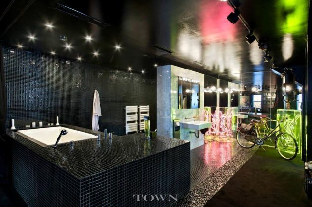 We sincerely hope that the new owners have the same appreciation for black lacquer and the historical importance of Notorious B.I.G. as we do. (Town Residential)